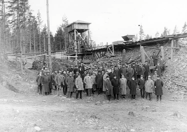 Norrköpings Polytekniska Förening på besök vid AB Kis gruva vid Doverstorp tidigt 1900-tal